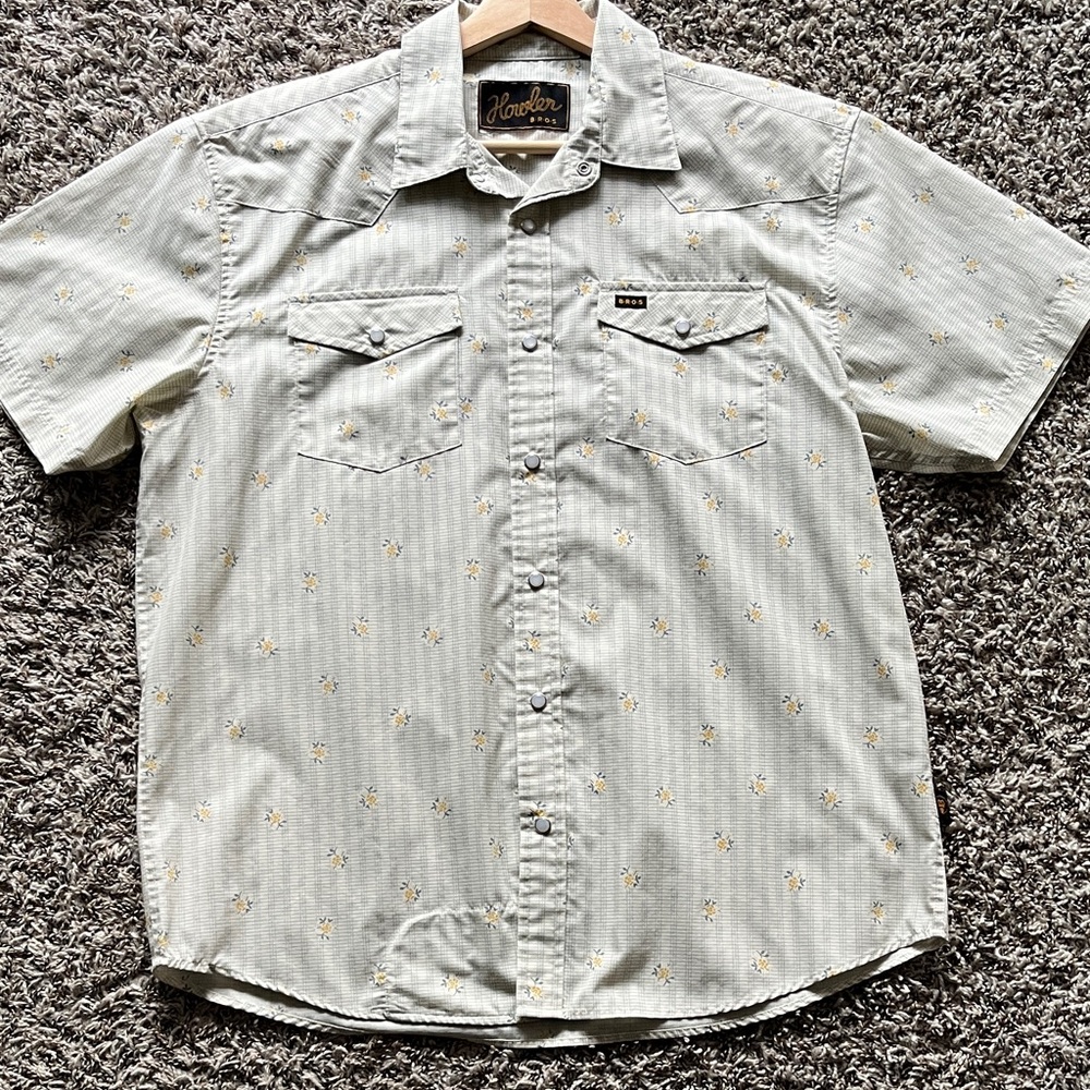New Howler Bros H Bar B Snapshirt Medium